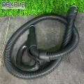 جاروبرقی آاگ مدل VX82-1-ALR دارای لوله ی خرطومی